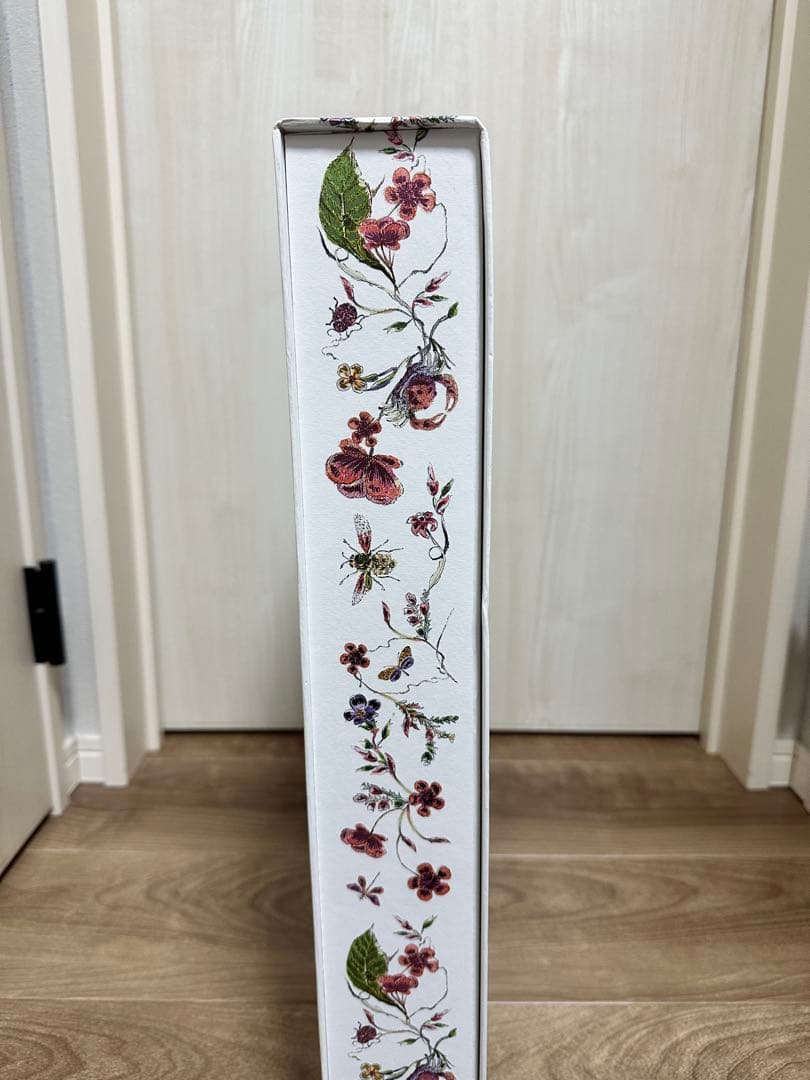 Dior 2024クリスマス限定ギフトボックス　紙袋　￼￼星のチャーム付き