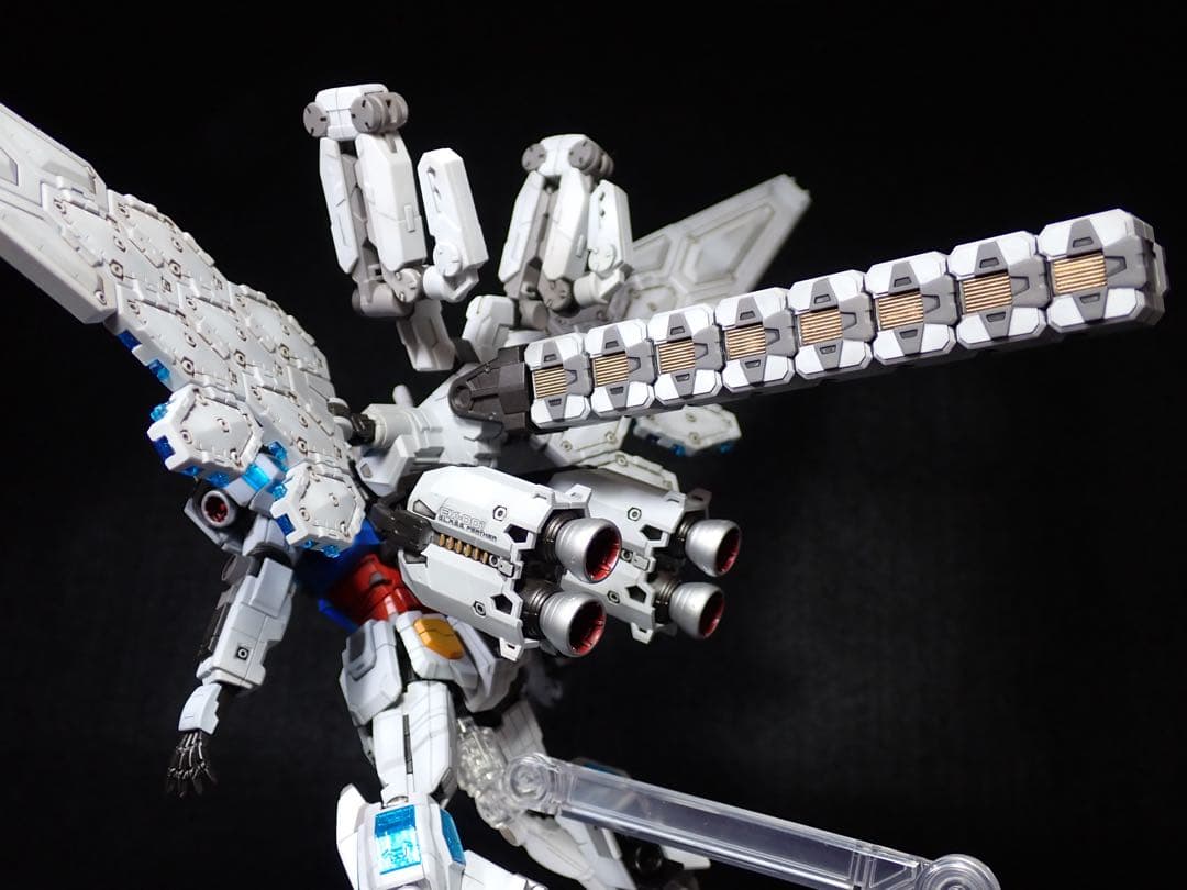 【全塗装完成品】1/144 ガンダム (グラスフェザー装備)
