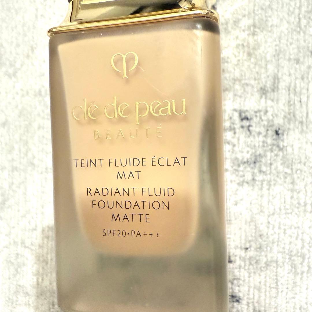 クレ・ド・ポー ボーテ タンフリュイドエクラ マット ピンクオークル10 残量7