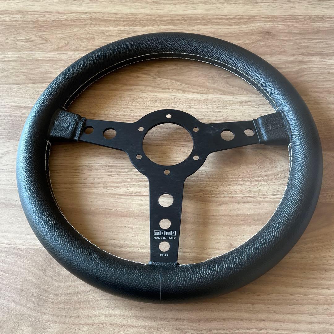 【ほぼ未使用】MOMO ステアリング本体 ブラック32cm