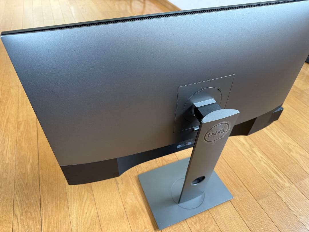 Dell U2720QM 27インチ 4K ディスプレイ