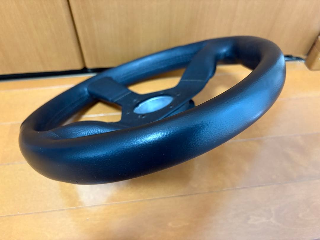 MOMO モンテカルロ　32パイ　ステアリング da64 da17エブリィ　ボス