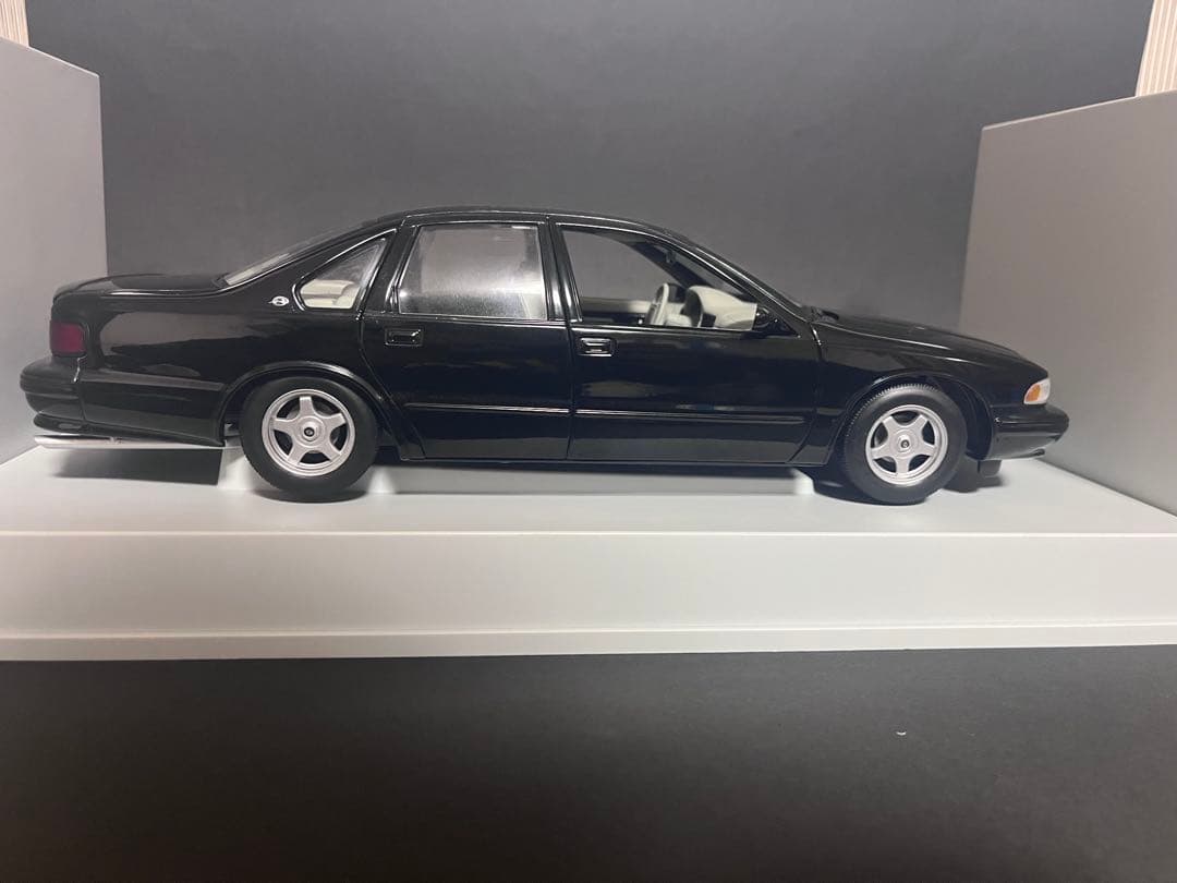 UT models Chevrolet Impala SS 1/18 インパラ