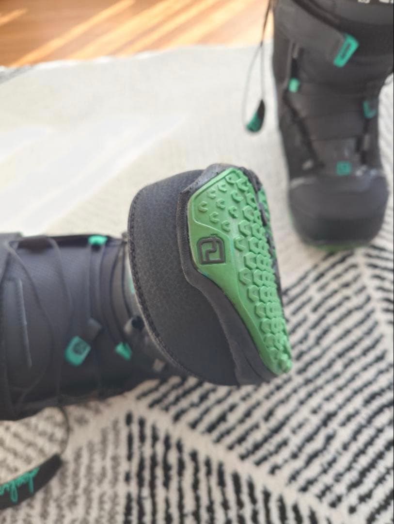 スノボブーツDEELUXE　ID LARA 25.5