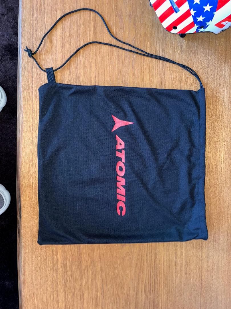 新品未使用 ATOMIC SL ヘルメット Mikaela Shiffrin