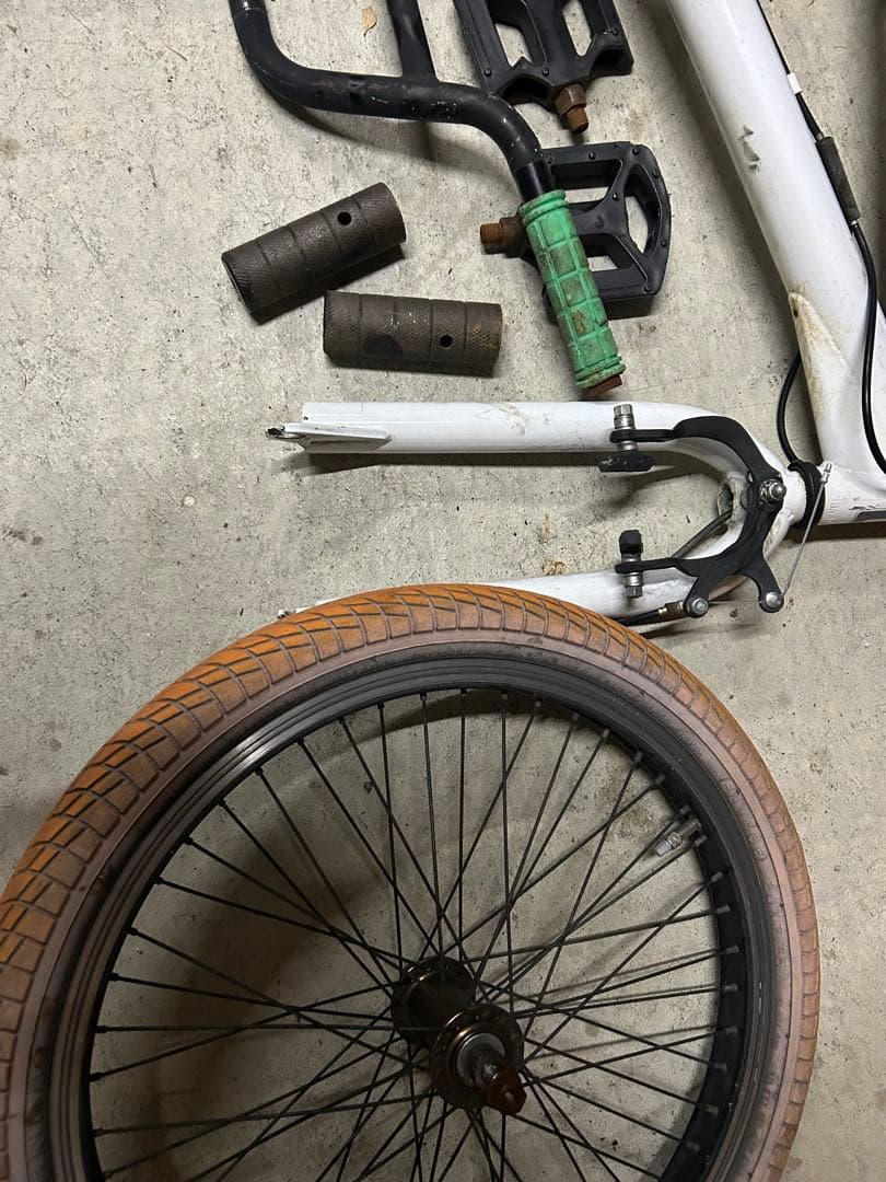 BMXバイク ホワイト 20インチ.送料込み