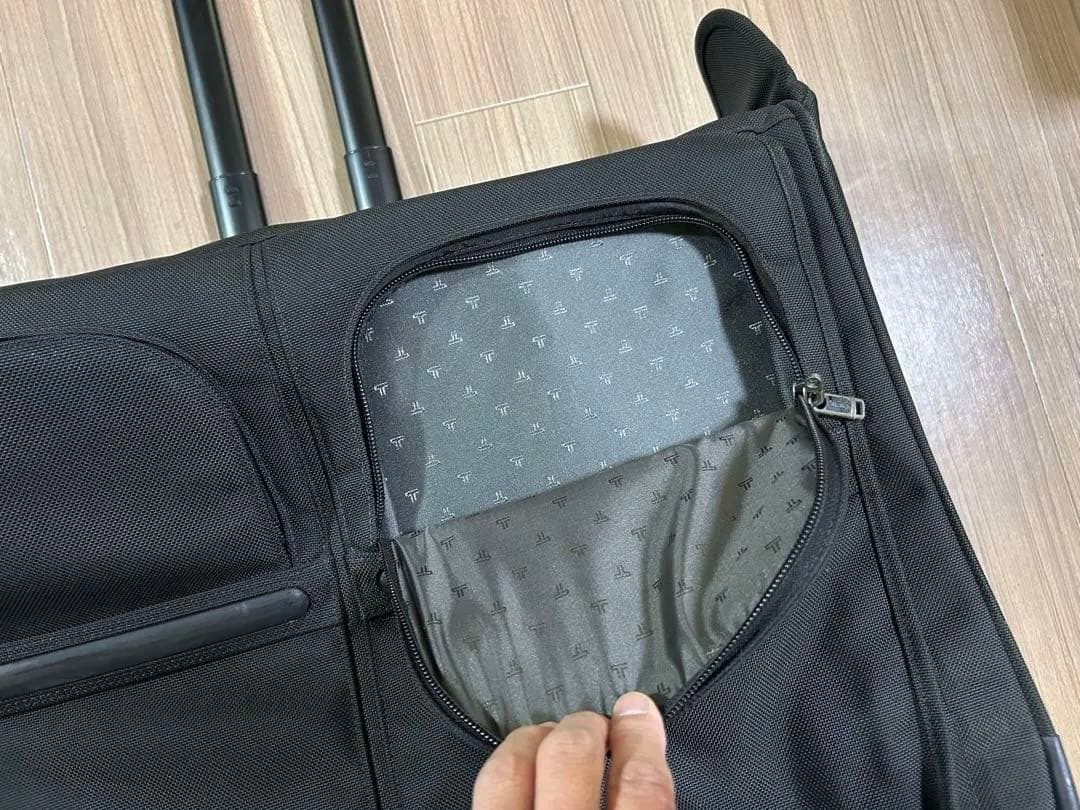 TUMIガーメントキャリー ブラック