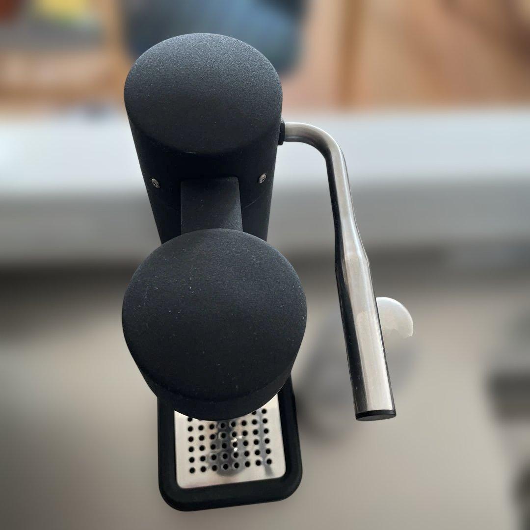 aarke ブラック 空のガスシリンダー付き