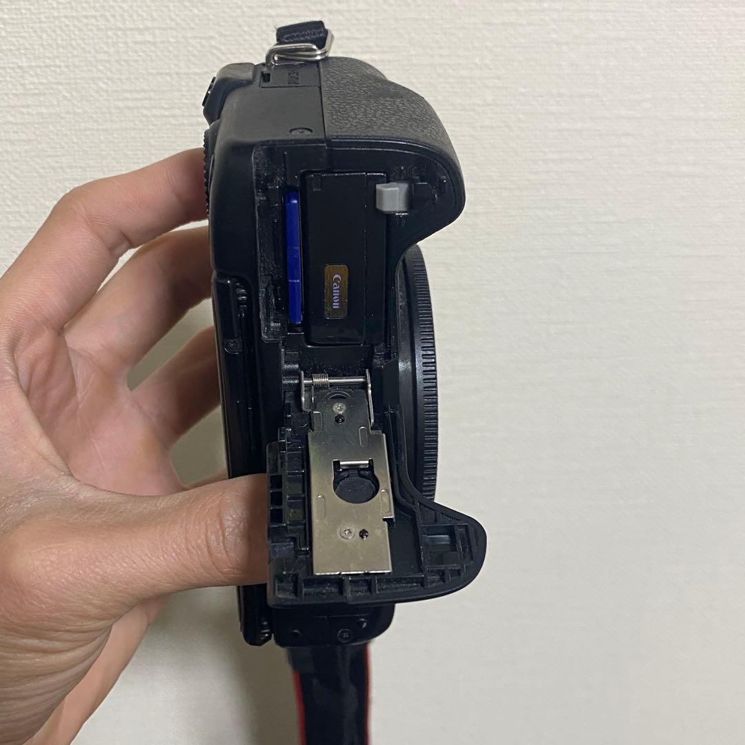 Canon EOS M3 ボディ動作確認済付属品あり液晶反転時ブラックアウトあり