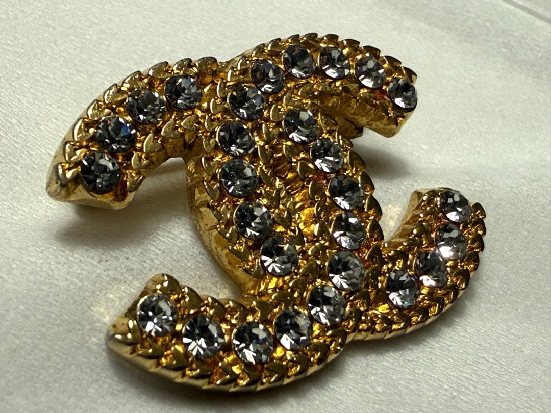 CHANEL刻印ピンブローチ ゴールド 付属品なし