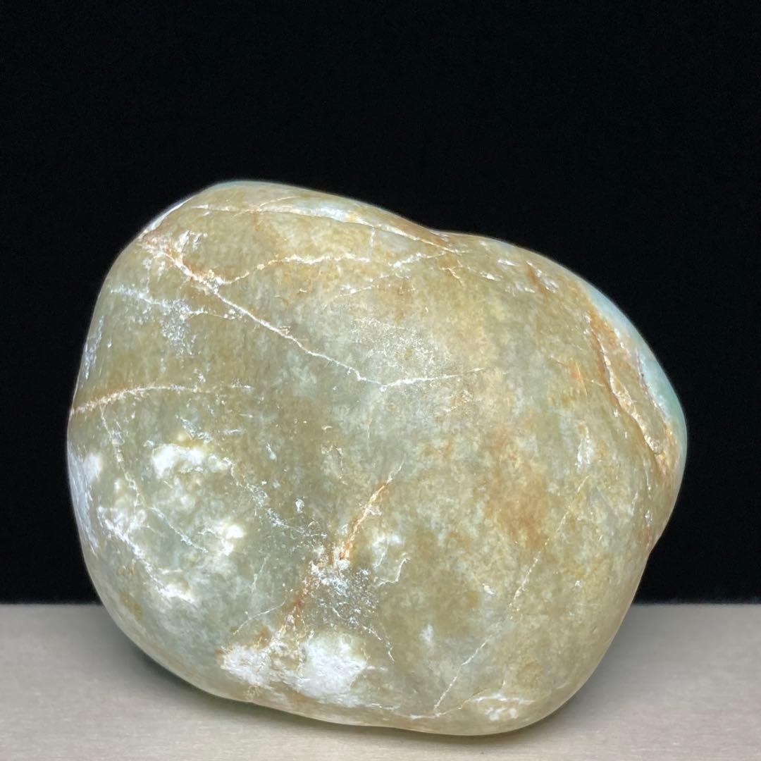 糸魚川翡翠　海中翡翠　濃いアップルグリーン　翡翠輝石　原石　279.5ｇ