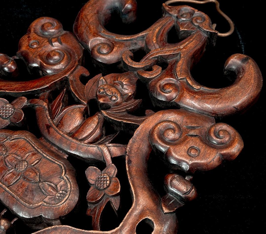 時代物　唐木　細密透彫壁掛　蝙蝠図　幅25cm 高さ37cm