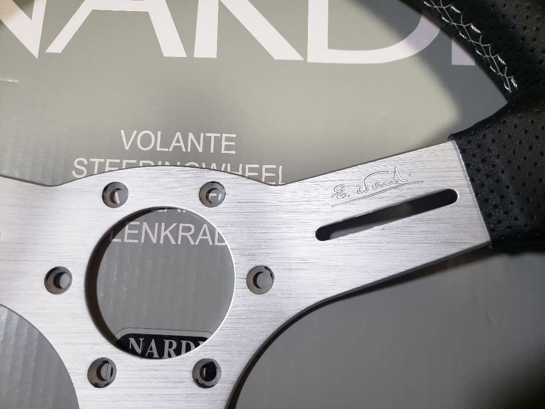 ナルディ　タイプ　ステアリング 33Φ