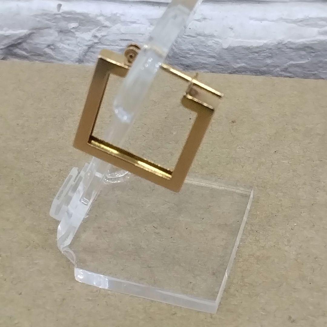 モモイロ　K18YG地金片耳ピアス　　中古品