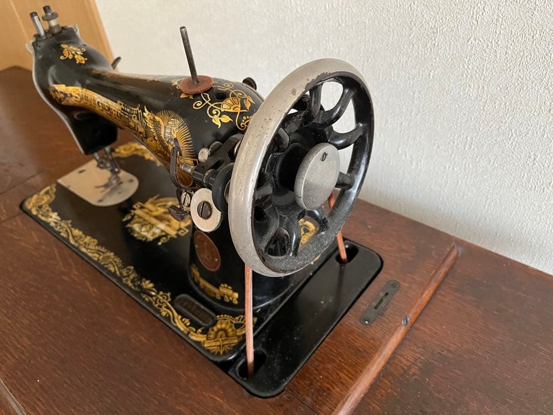 SINGER足踏みミシン ミシンとしての機能あり　もともとアンティーク