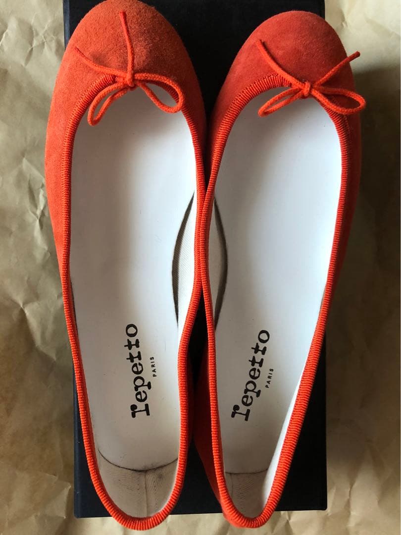 新品未使用Repettoやぎ革スエード バレエシューズ37