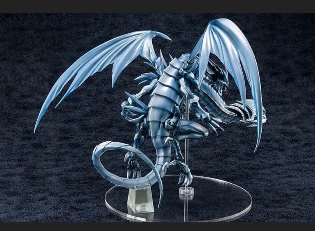 ブルーアイズアルティメットドラゴン　フィギュア