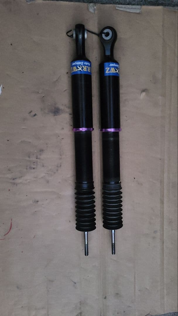 HIIK5378　ダイハツ　リアショック　固着有り　車高調用？