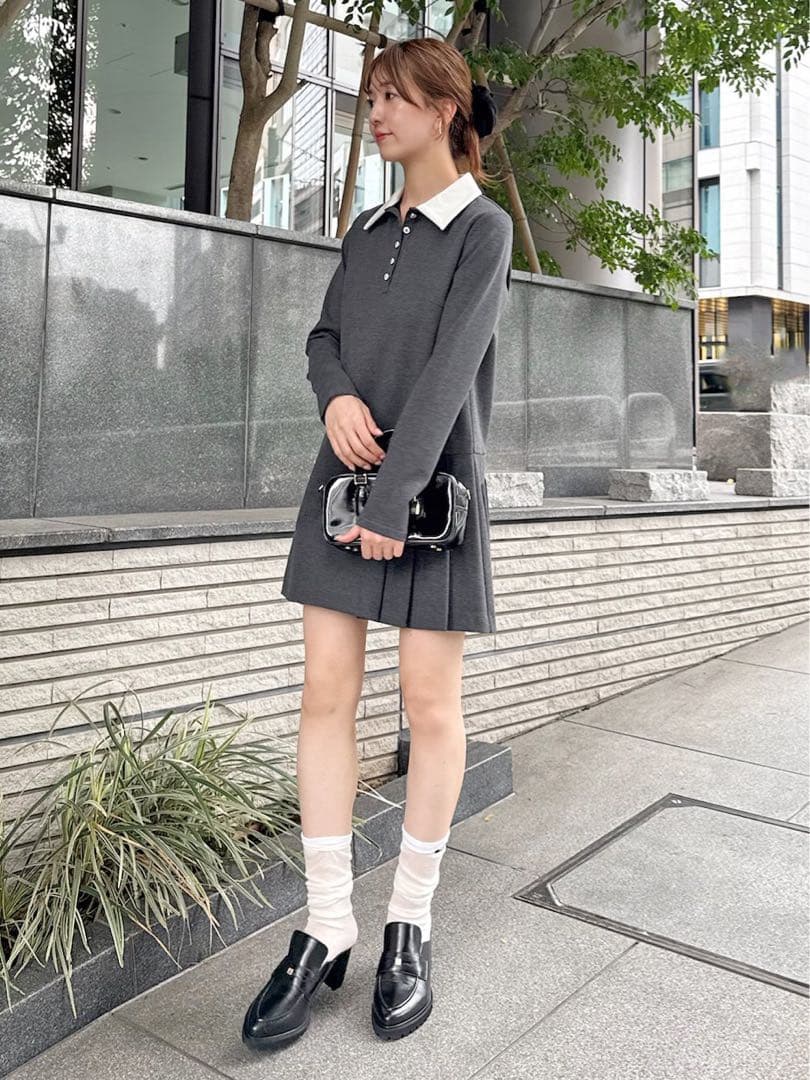 【うい】衿つきプリーツカットミニワンピース