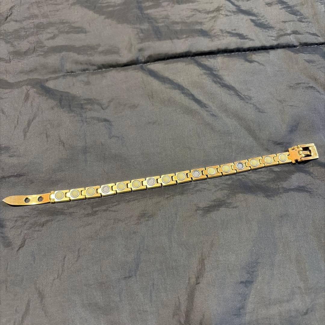 妊活にパワーアップ　MAGIST 強力磁気リンクブレスレット　ゴールド