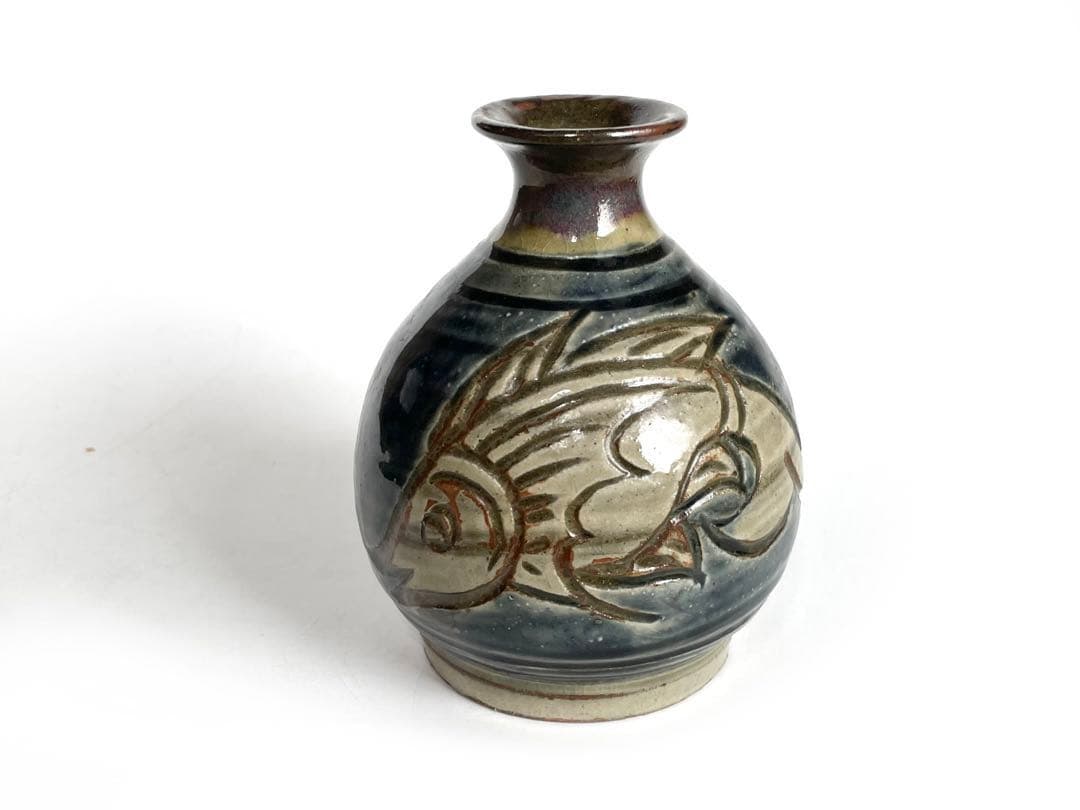 人間国宝　陶芸家　金城次郎　徳利　魚文様　沖縄　やちむん　酒器　共箱　宮城須美子