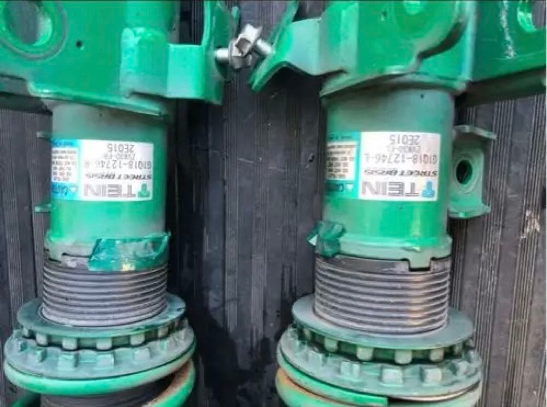 トヨタ プリウス ZVW30 ZVW35 TEIN　STREET FLEX車高調