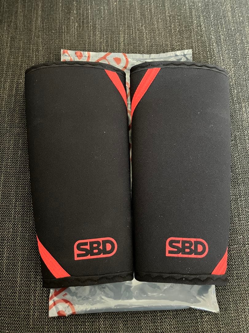 ★最終値下げ★【美品】SBDニースリーブ　サイズXS/赤黒