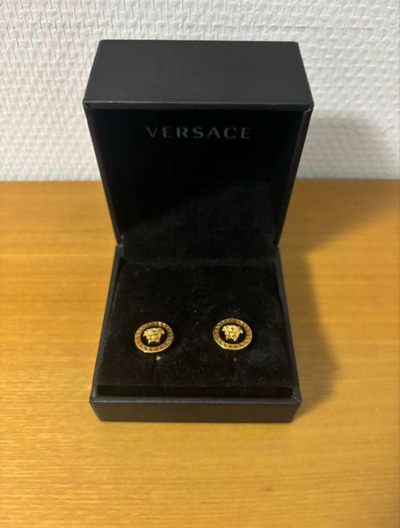 Versace ヴェルサーチ Medusa ピアス ゴールド 両耳