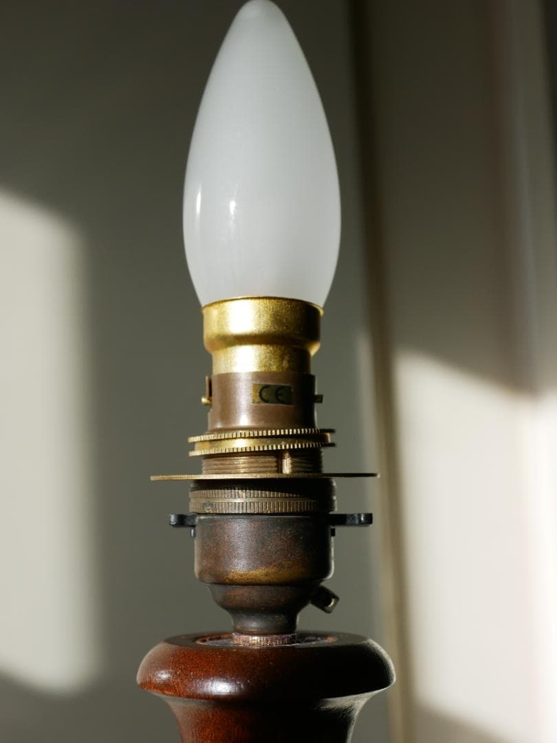 希少　イギリスアンティーク　ツイストのランプスタンド