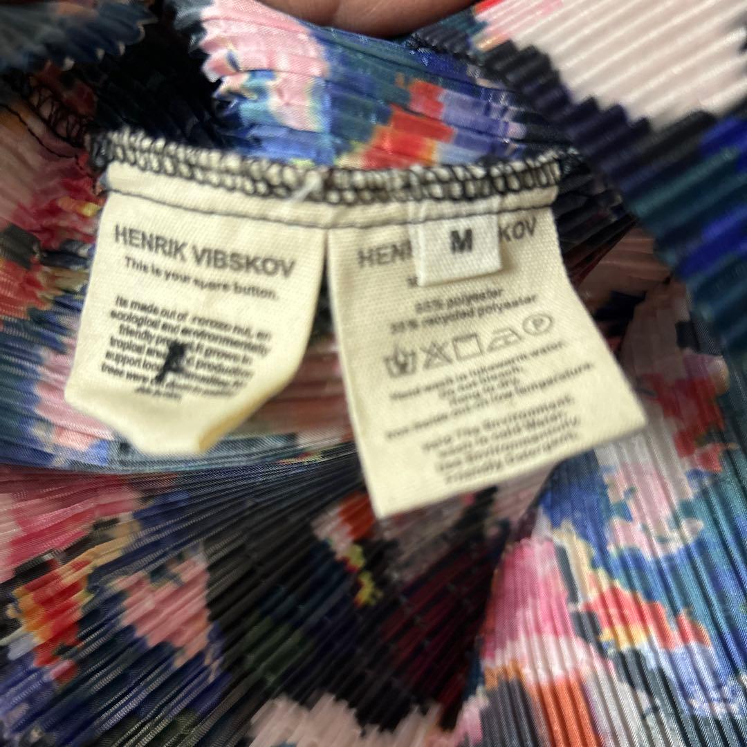 HENRIK VIBSKOV プリーツシャツ