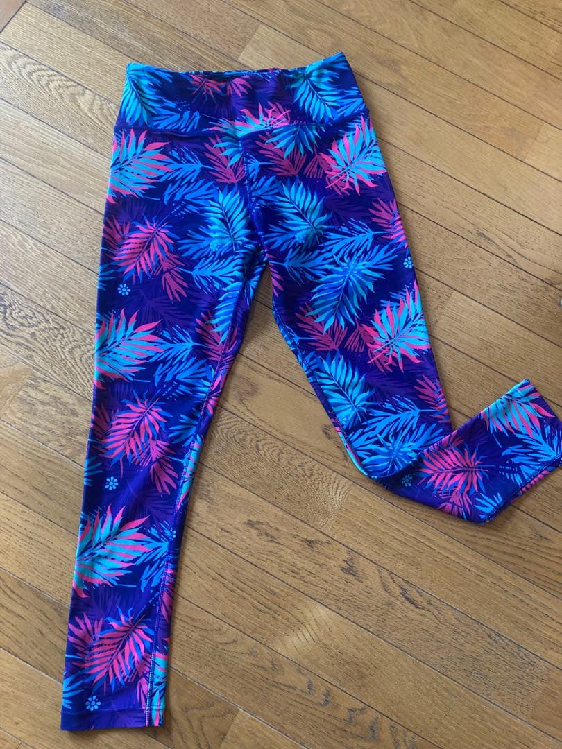 ⭐️クラップ♪( ´θ｀)緑タンクトップと葉柄レギンスセット