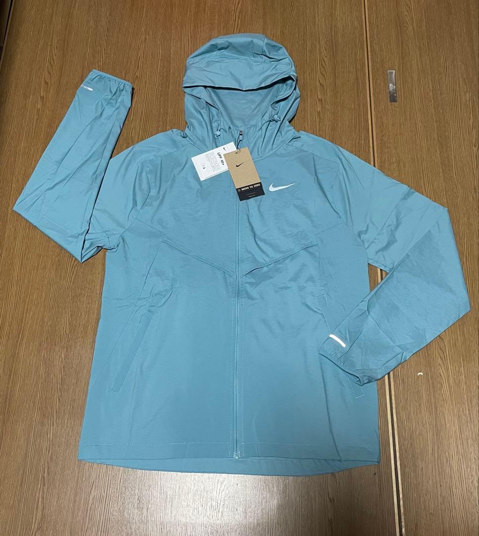 Nike フード付きジャケットとショーツセット