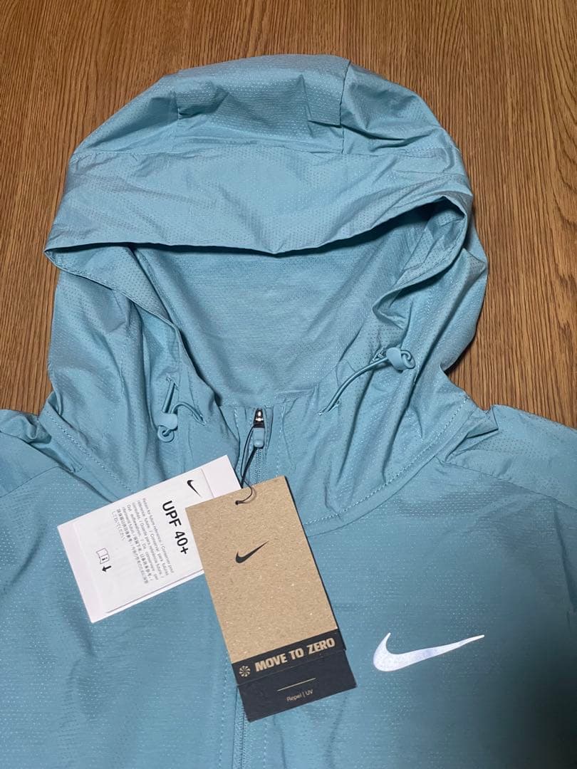 Nike フード付きジャケットとショーツセット