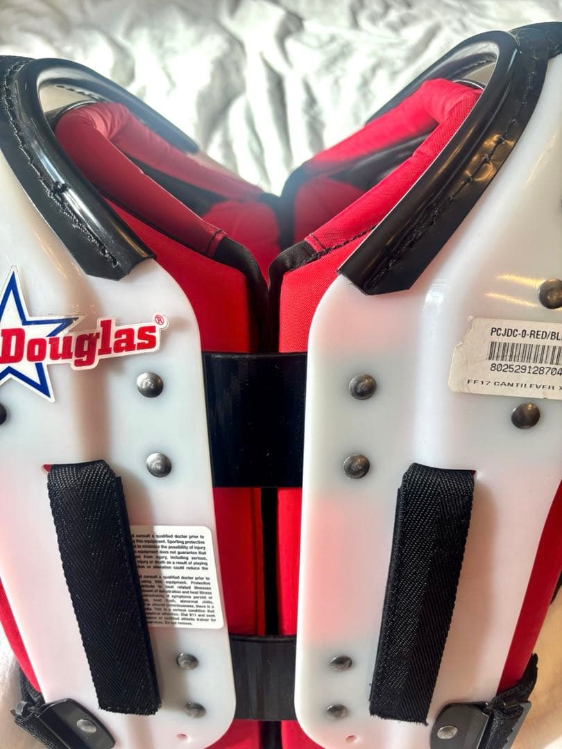 【新品未使用✨】Douglas ダグラスFF17 XS アメフトショルダーパッド