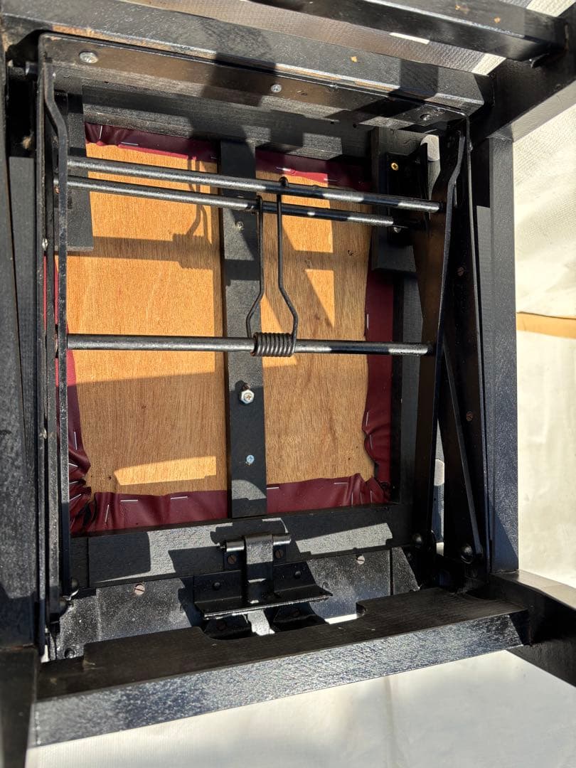 背もたれ付きピアノ椅子　足部フェルト付き　比較的きれい　NT