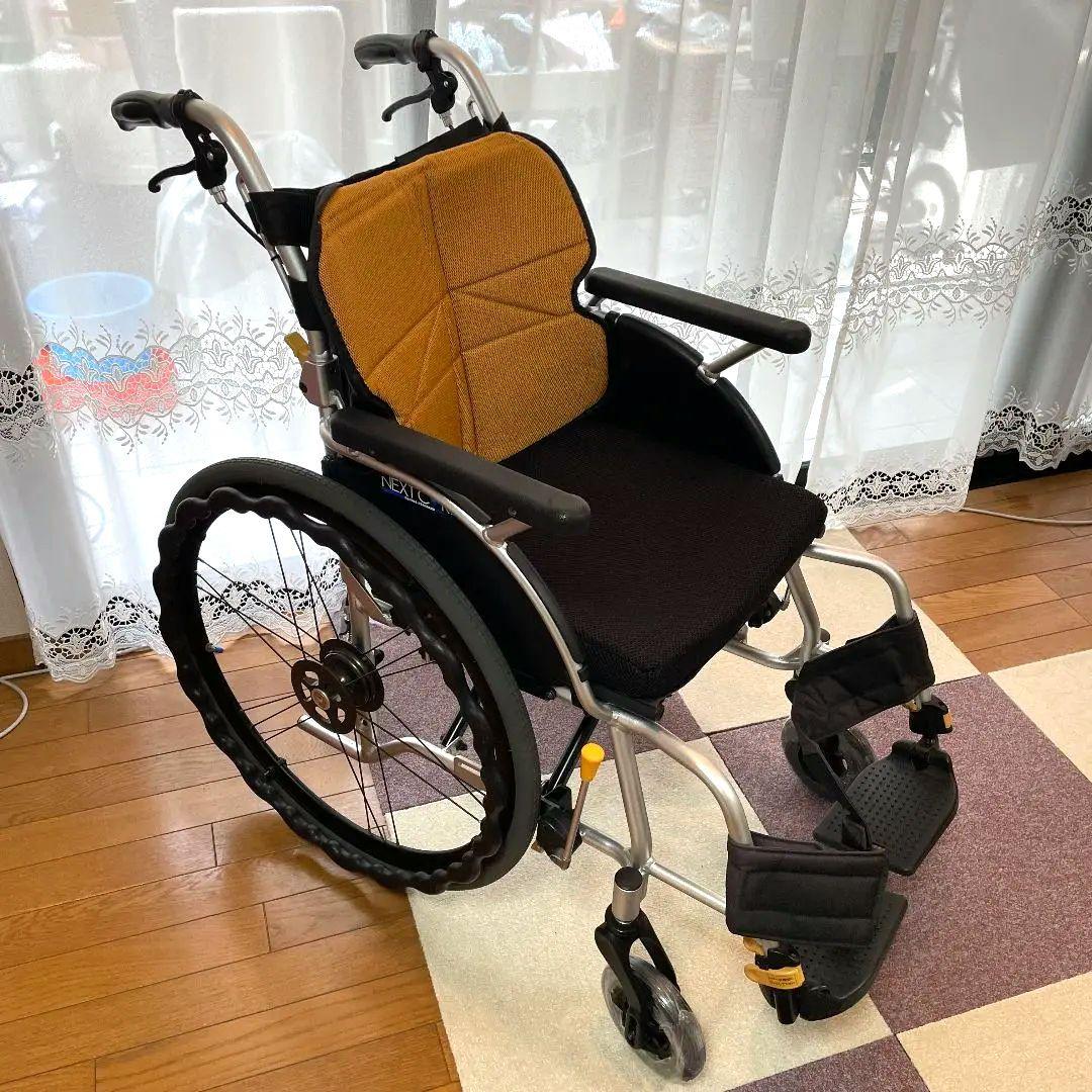 ♿️自走式 軽量スリム 車椅子 (身体を優く包む立体構造)新品低反発クッション