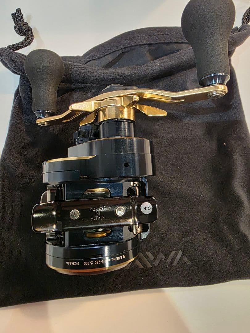 ダイワ21ソルティガIC 100P-DH 右 ベイトリール　ダイワ　ソルティガ