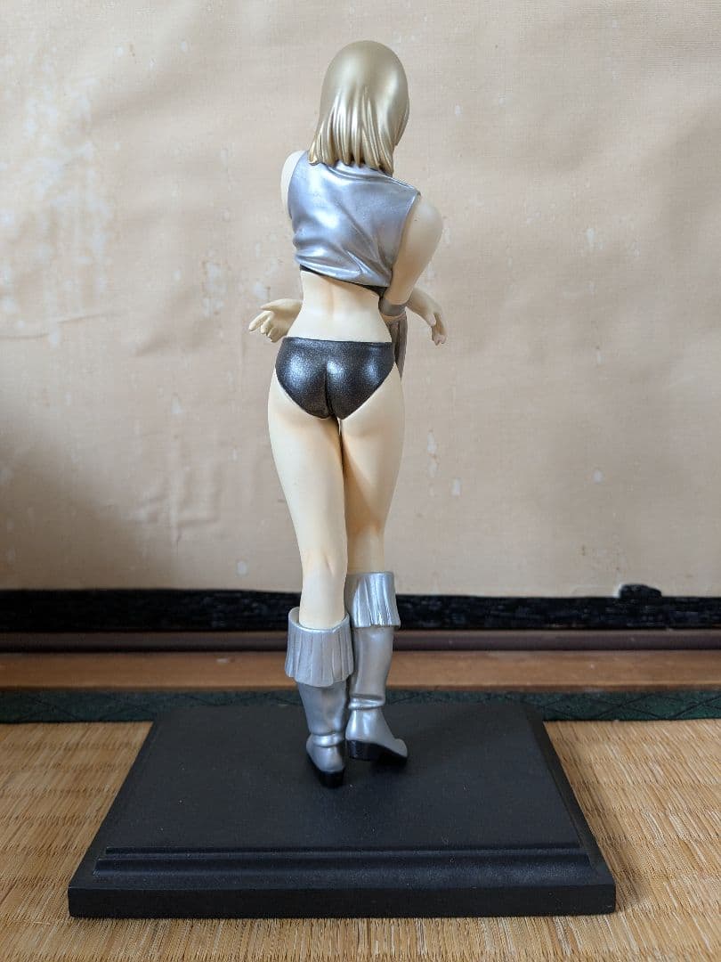 デッドオアアライブ　ティナ　フィギュア　コールドキャスト