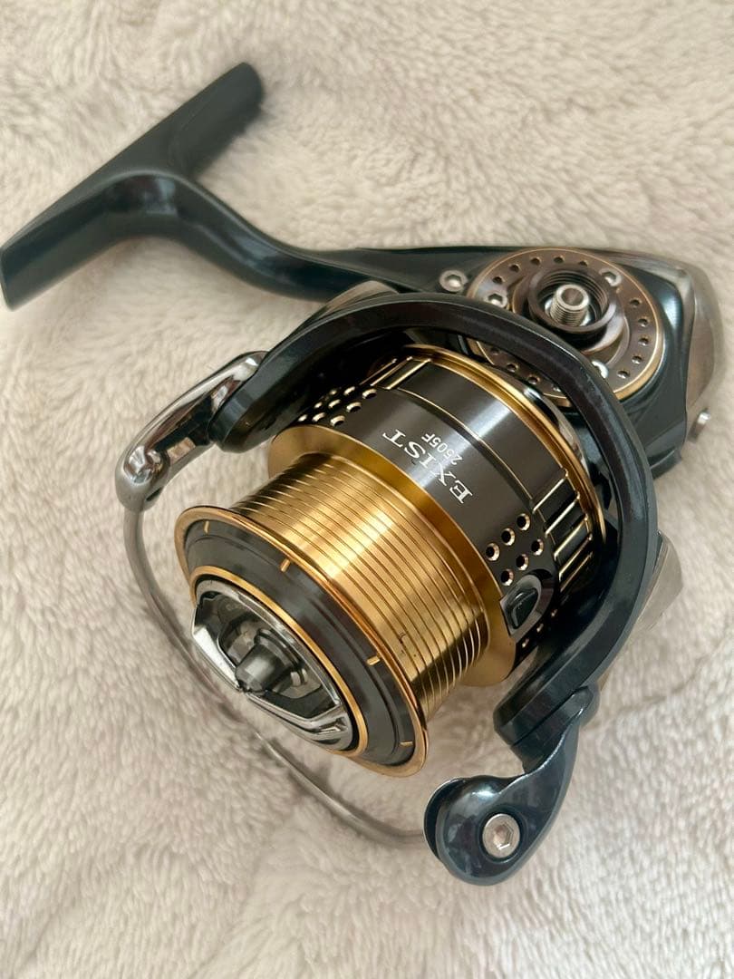 DAIWA EXIST 2505F スピニングリール