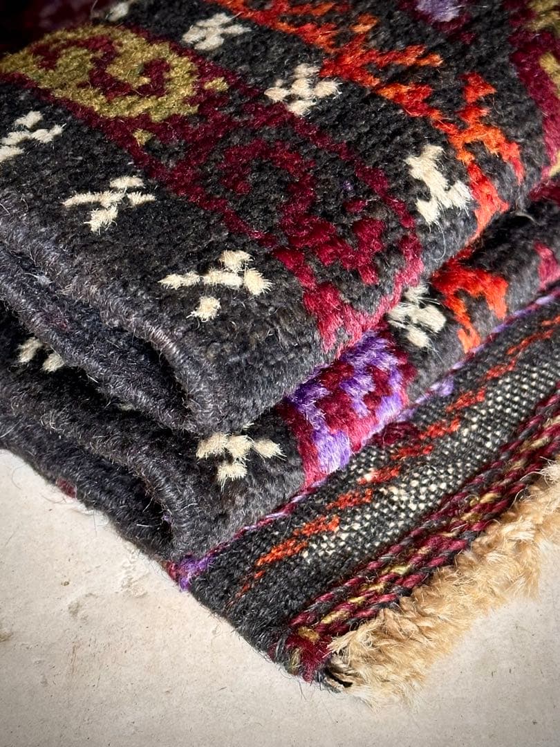 トライバルラグ　ヴィンテージラグ　バルーチ族　アフガンラグ　プリミティブアート