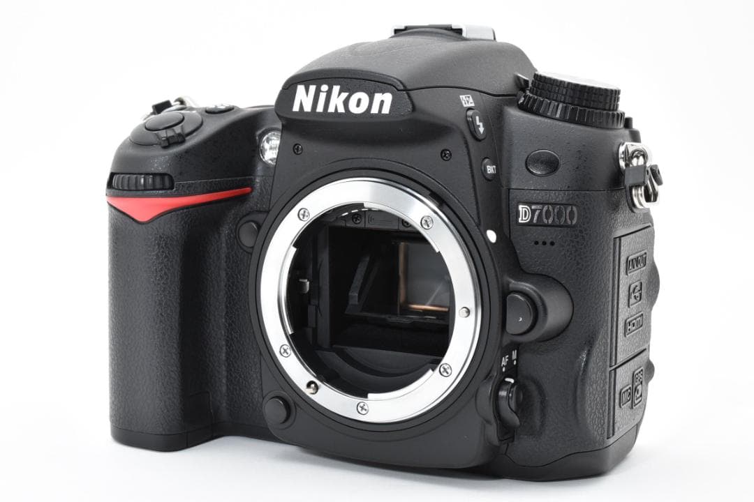 ■ 美品・極少ショット数1786回 ■ ニコン Nikon D7000 ボディ