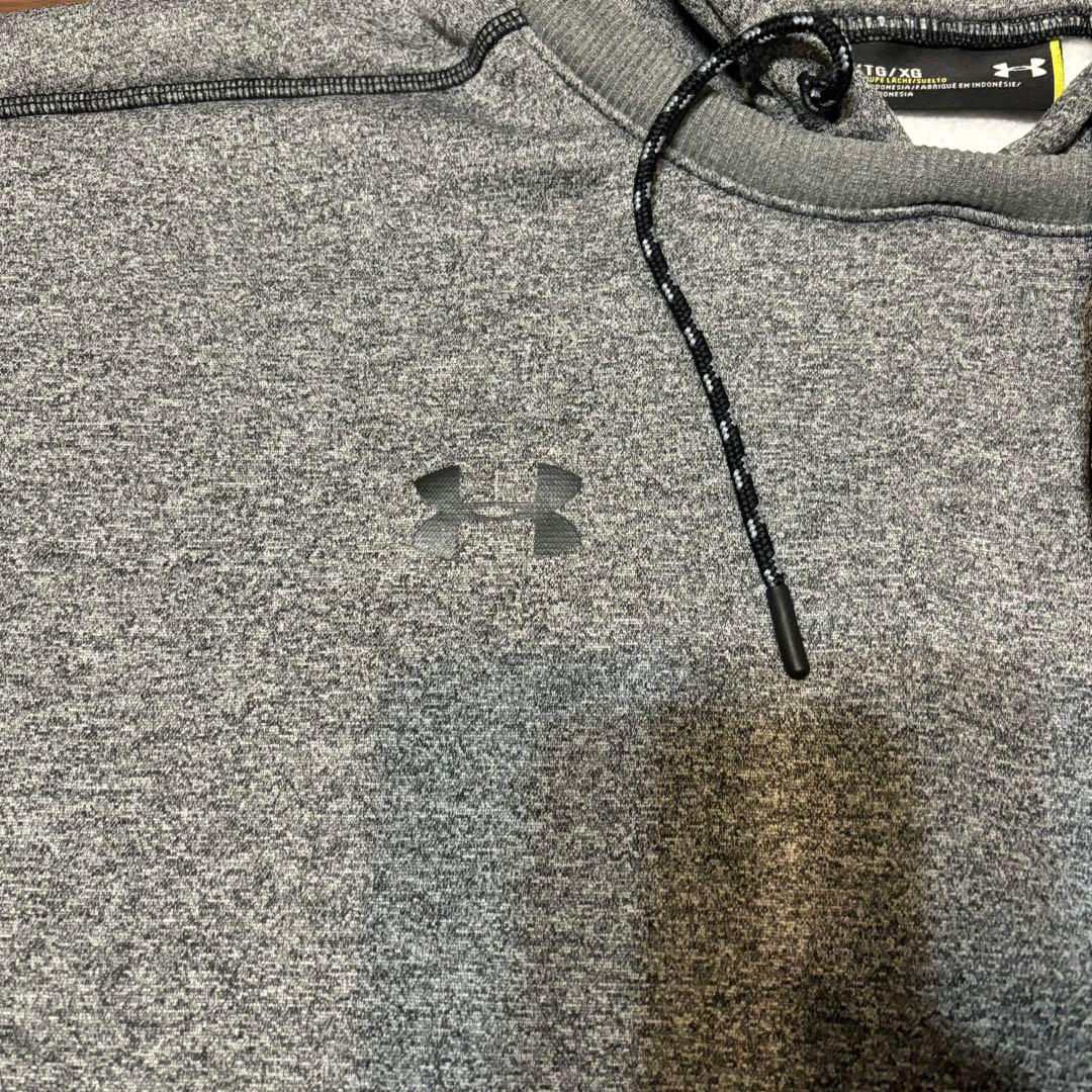 ラグビー　NTTコムシャイニングアークス　フリースパーカー　アンダーアーマー