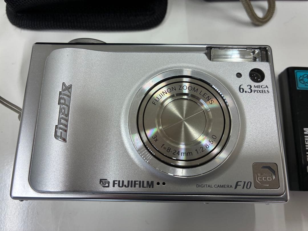 FUJIFILM finepix F10 デジタルカメラ