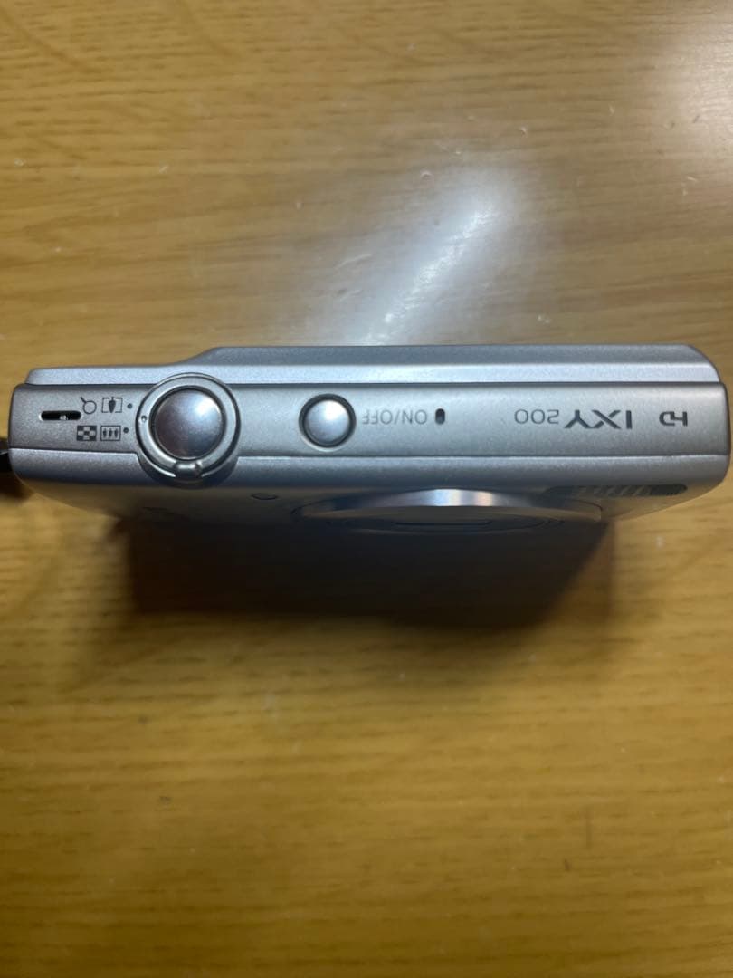 Canon IXY 200シルバー