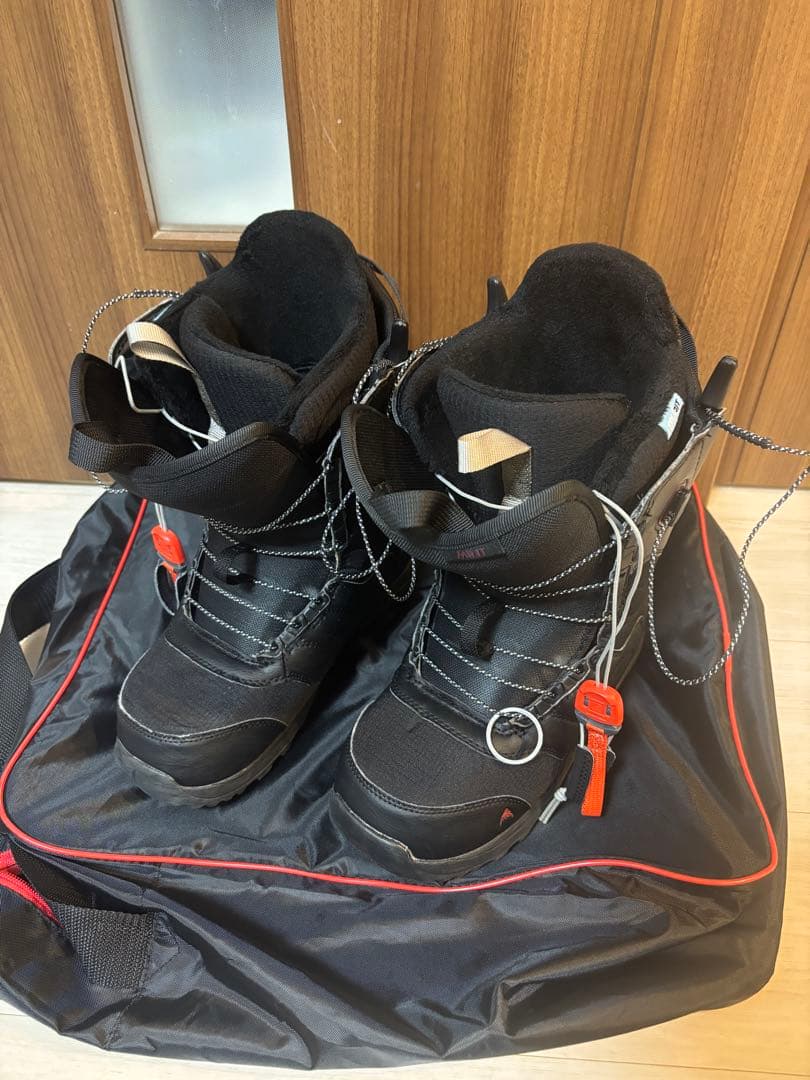 BURTON MINTスノーボードブーツ 25.5サイズ ブラック　バッグ付き