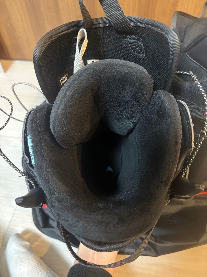 BURTON MINTスノーボードブーツ 25.5サイズ ブラック　バッグ付き