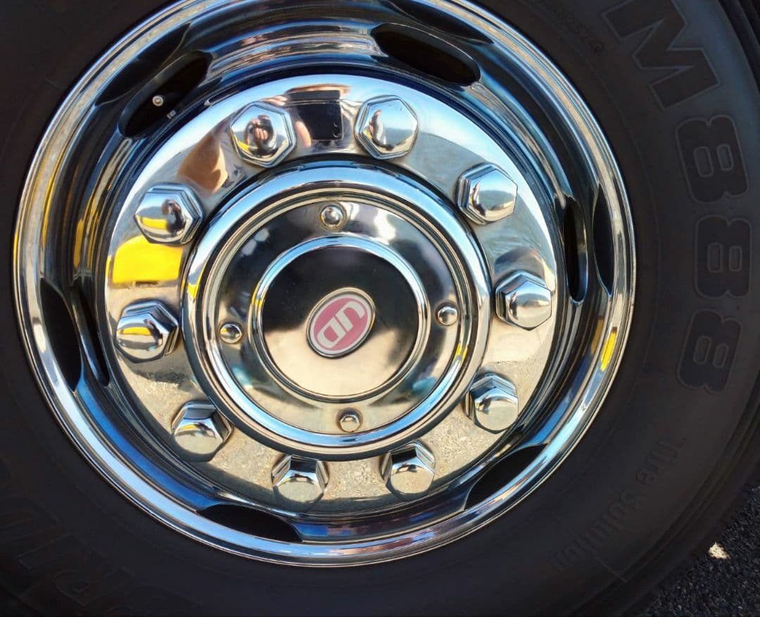 UD 純正 美品 センターキャップ クオン トレーラーヘッドで使用