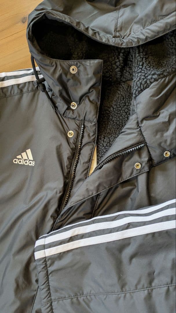 【週末値下げ実施中】adidas（アディダス）ベンチコート 大人 ボアコート