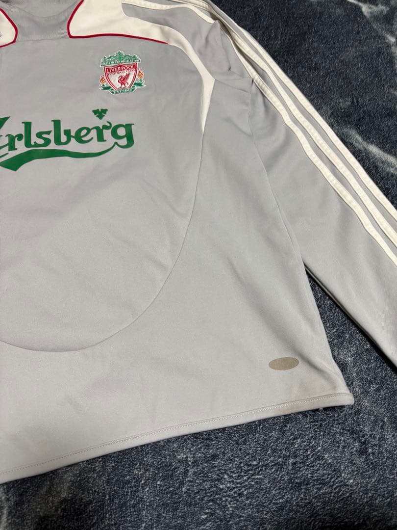 adidas リヴァプール　スウェットアンセムジャケットトレーナーウォームウエア