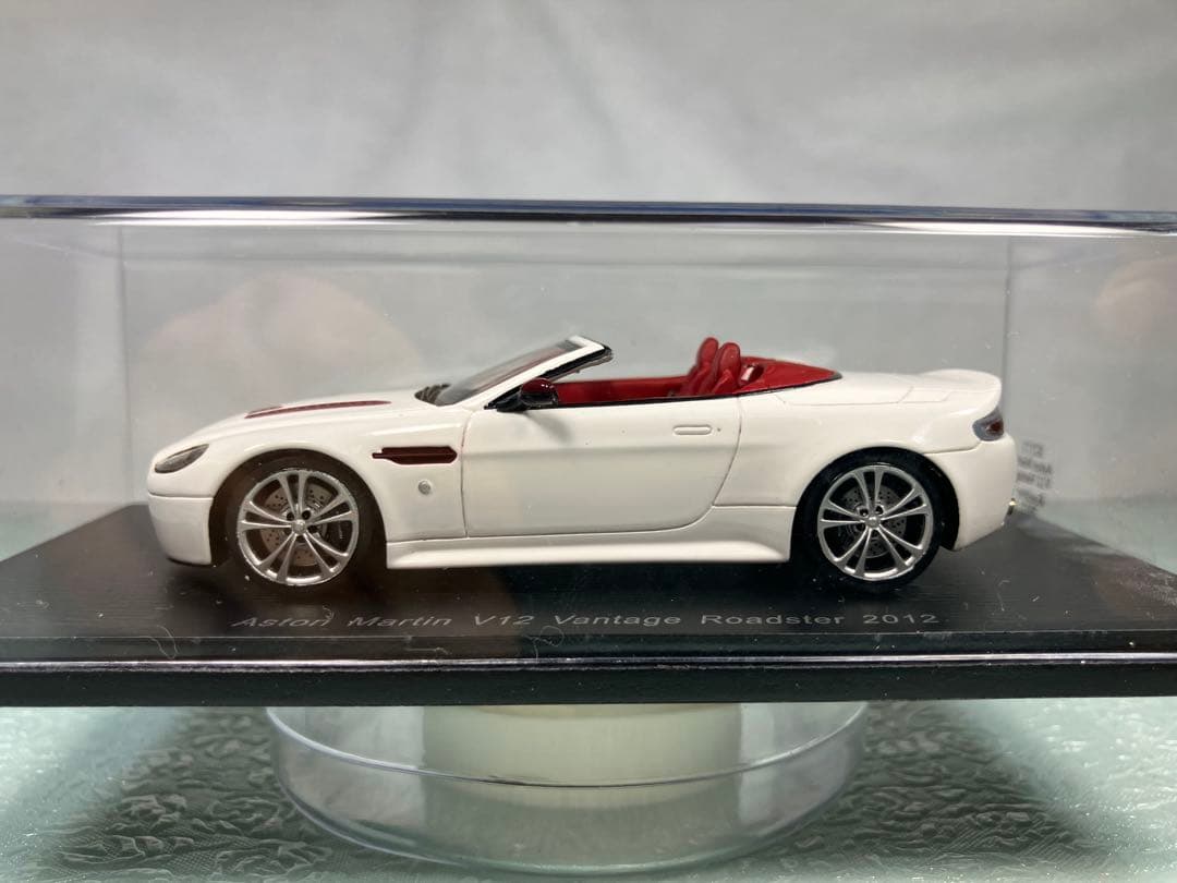 ミニカー Spark Aston Martin V12 Vantage Roadster
